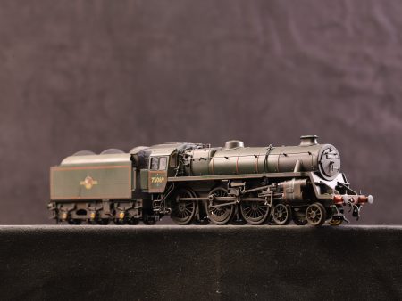 Bachmann OO 31-116 Standard Class 4MT  75069  BR1B Tender BR Lined Green L C, Weathered on Sale